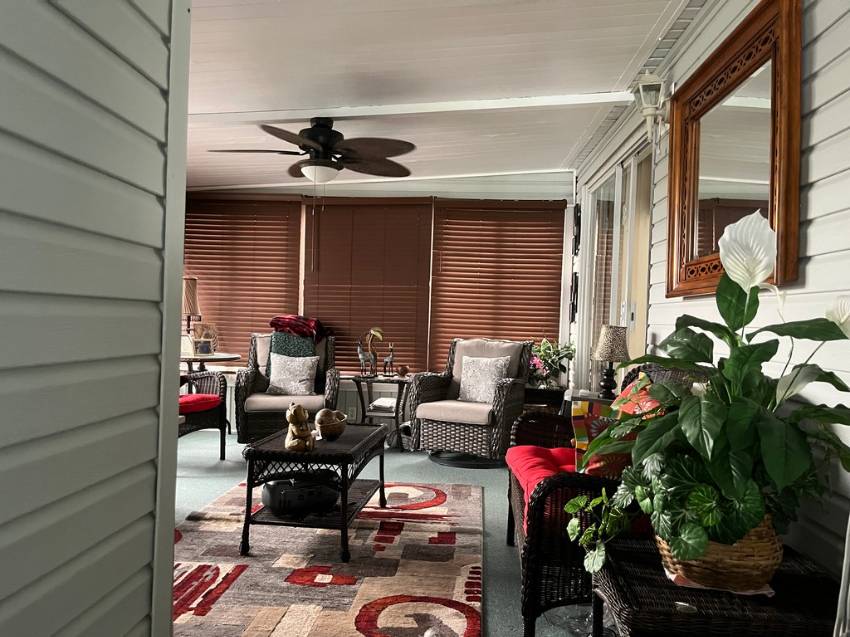 1284 Las Brisas Lane a Winter Haven, FL Mobile or Manufactured Home for Sale